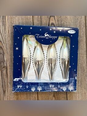 Vintage Trim Shoppe Glass Icicle Teardrop Ornaments Set of 4 Silver White Box